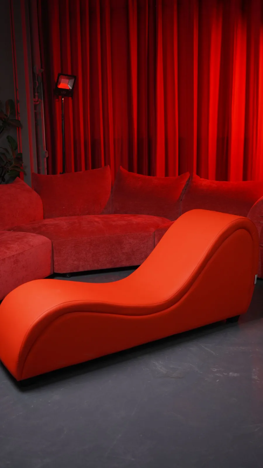 marielove Liebesschaukel|Zubehör Für Dolls|Erotischer Sex Chair Lounger–Ergonomisches Liebesmöbel für Vielseitige Positionen–Verstärkter Holzrahmen & Hochdichter Schaumstoff – 160cm
